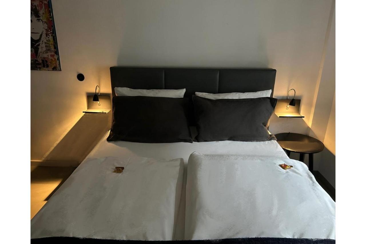 Square Rooms 8 Дюселдорф Екстериор снимка