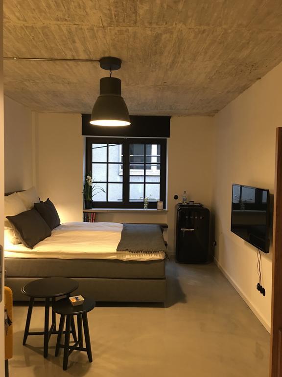 Square Rooms 8 Дюселдорф Стая снимка