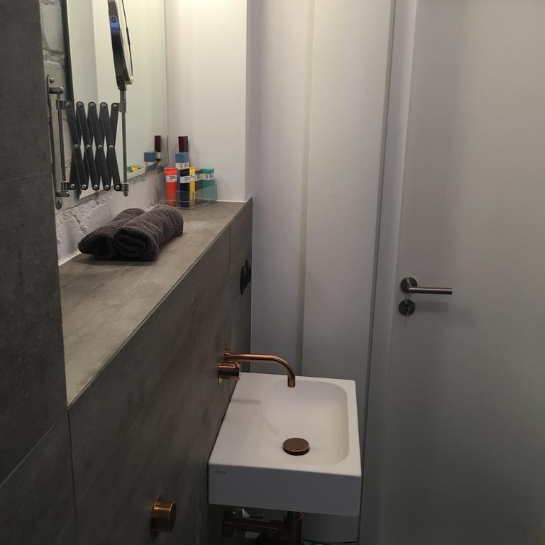 Square Rooms 8 Дюселдорф Стая снимка
